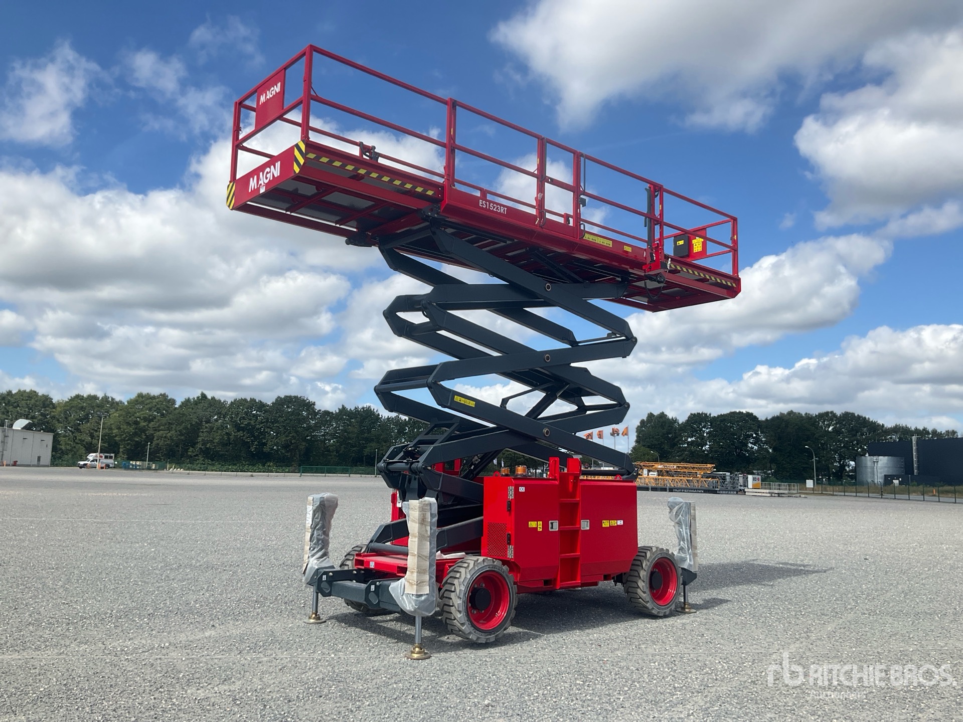 2025 Magni ES1523RT.2 4x4 Electric Scissor Lift (Unused)