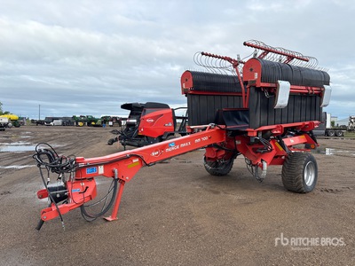 2017 Kuhn MM700 24 ft 2-Point Windrow Merger