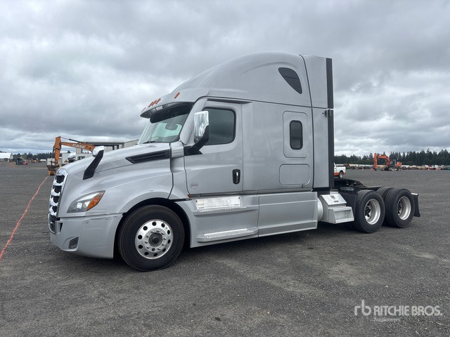 2021 Freightliner Cascadia 126 6x4 T/A Sleeper Truck Tractor