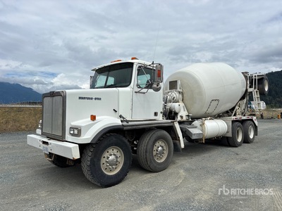 2004 Western Star 4900 FA 10x4 Twin-Steer Mixer Truck