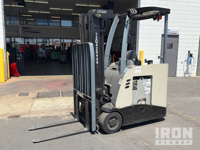 2013 (unverified) Crown RC5500 2600 lb Electric Forklift