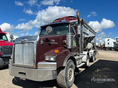 Bay-Lynx on 2012 Western Star 4900 8x4 Camión esparcidor de piedras