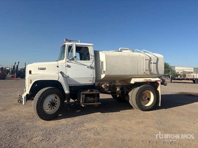 1991 Ford LN8000 2000 gal 4x2 Water Truck