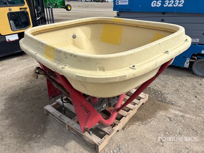 G.Frens Elspeet 5 ft 6 in x 5 ft Hydraulic Rock Salt Spreader Divers