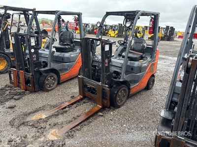 2014 Toyota 8FGCU25 5000 lb Cushion Tire Forklift