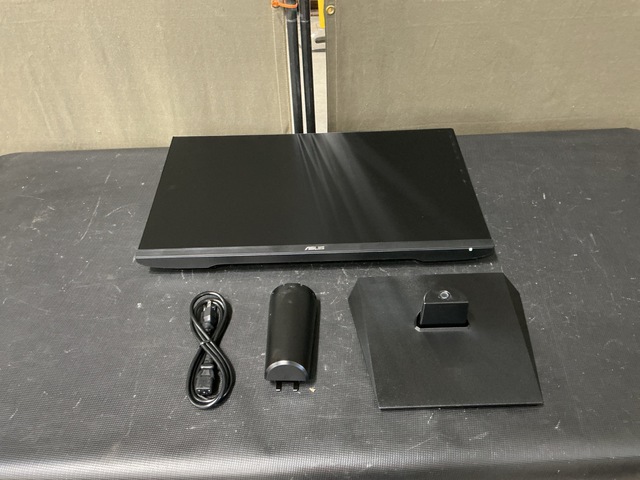 (19) Asus Computer Monitors