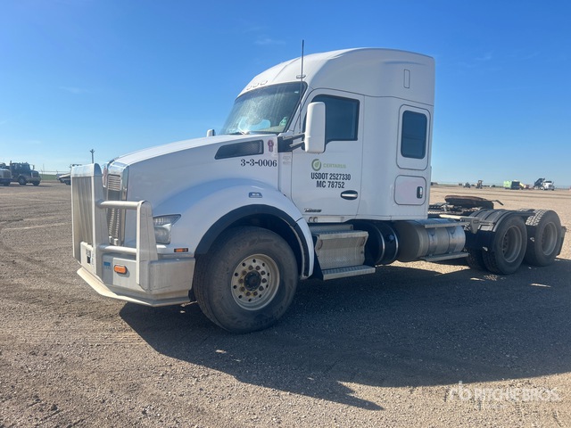 2015 Kenworth T880 6x4 T/A Sleeper Truck Tractor