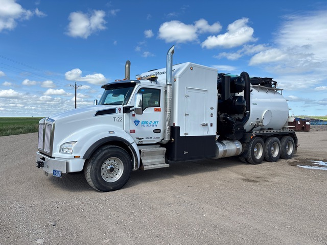 2019 Tornado Global Hydrovacs F4 Eco-Lite on 2019 Kenworth T880 8x6 Vacuum Excavator Truck