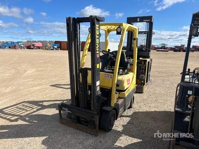 Hyster 30 2550 lb Forklift (Inoperable)