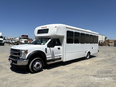 2022 Ford F-550 4x2 30-Seat Transit Autobús