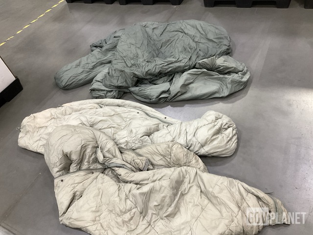(120) Sleeping Bags