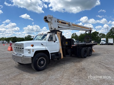 Stinger 16 ton on 1984 Ford FT8000 6x4 Camión Grúa