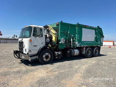 6x4 Side Loader شاحنة جمع النفايات