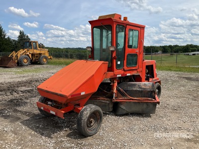 1991 Waldon Sweep Master B Self-Propelled Broom
