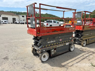 2015 Skyjack SJIII3226 Electric منصة رفع متحركة