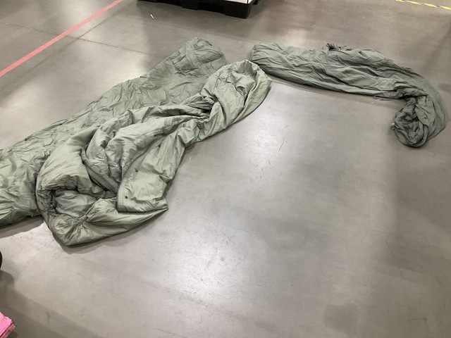 (160) Sleeping Bags (160) Sleeping Bags
