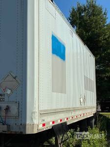 2013 Stoughton DVW-285S-C-WDG 28 ft S/A Van Trailer