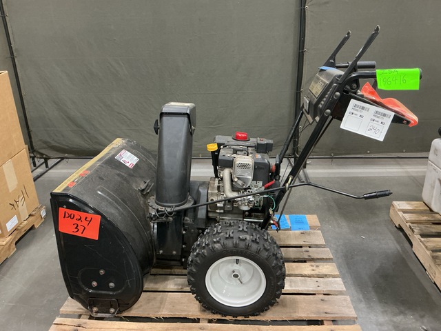 MTD Yard Machines 31AE660G300 Snow Blower MTD Yard Machines 31AE660G300 Snow Blower