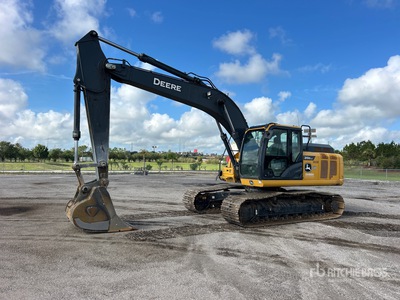 2022 John Deere 210G LC Tracked Excavator