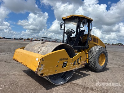2022 Cat CS10GC Smooth Drum Compactor