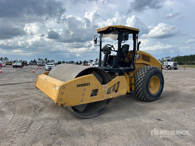 2021 Cat CS10 Smooth Drum Compactor