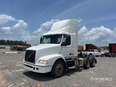 2016 Volvo VNM64T200 6x4 Cabeza Tractora Cabina Corta