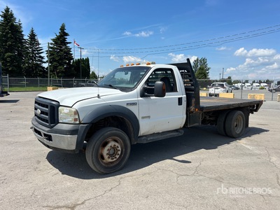 2007 Ford F-550 XL 4x2 Camión Caja Abierta