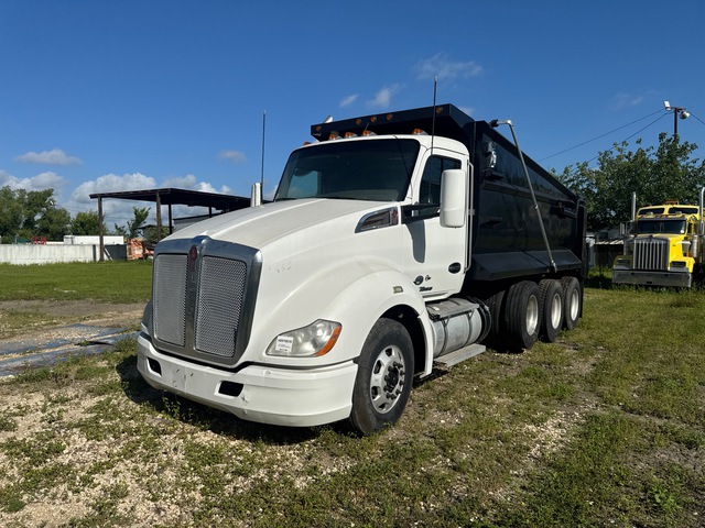 2016 Kenworth T680 8x4 Tri/A Dump Truck
