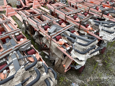 Quantity of (6) Doosan HPT28-2-06 5500 lb Pallet Jack