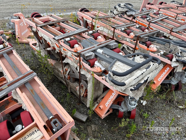 Quantity of (6) Doosan HPT28-2-06 5500 lb Pallet Jack