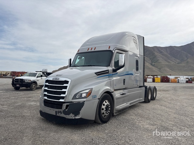 2019 Freightliner Cascadia 126 6x4 T/A Sleeper Truck Tractor