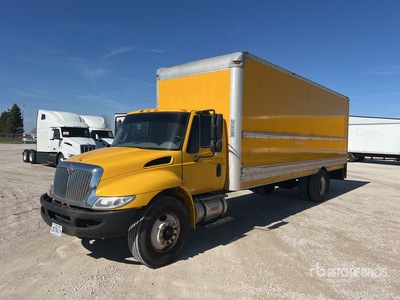 2012 International 4300 4x2 Camion fourgon