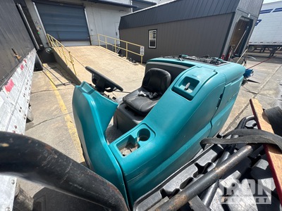2012 (unverified) Tennant T17 Ride-On Electric Sweeper