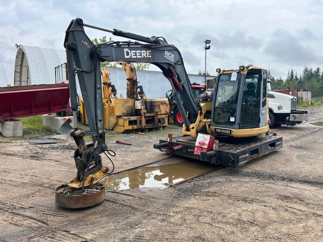 2010 John Deere 85D Hi-Rail Railroad Magnet Crane