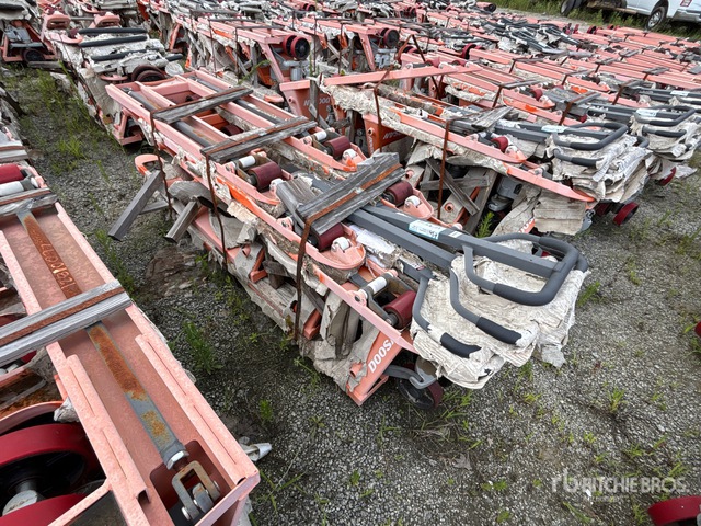 Quantity of (6) Doosan HPT28-2-06 5500 lb Pallet Jack