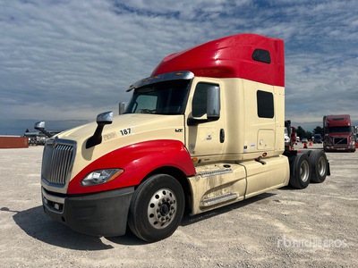 2020 International LT625 6x4 Cabeza Tractora Cabina Dormitorio