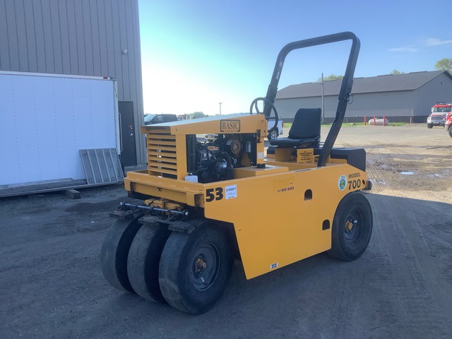 2021 Basic 700 7 Wheel Pneumatic Roller