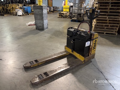 Yale MPB040ACN24C2748 Electric Pallet Jack
