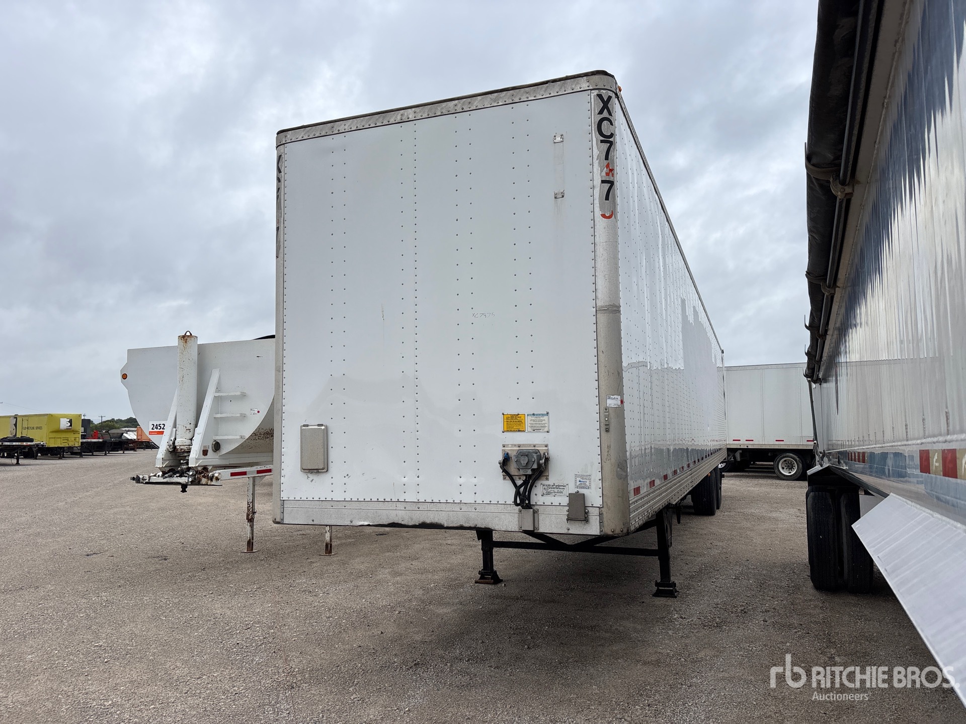 2018 Utility 57 ft x 102 in T/A Van Trailer