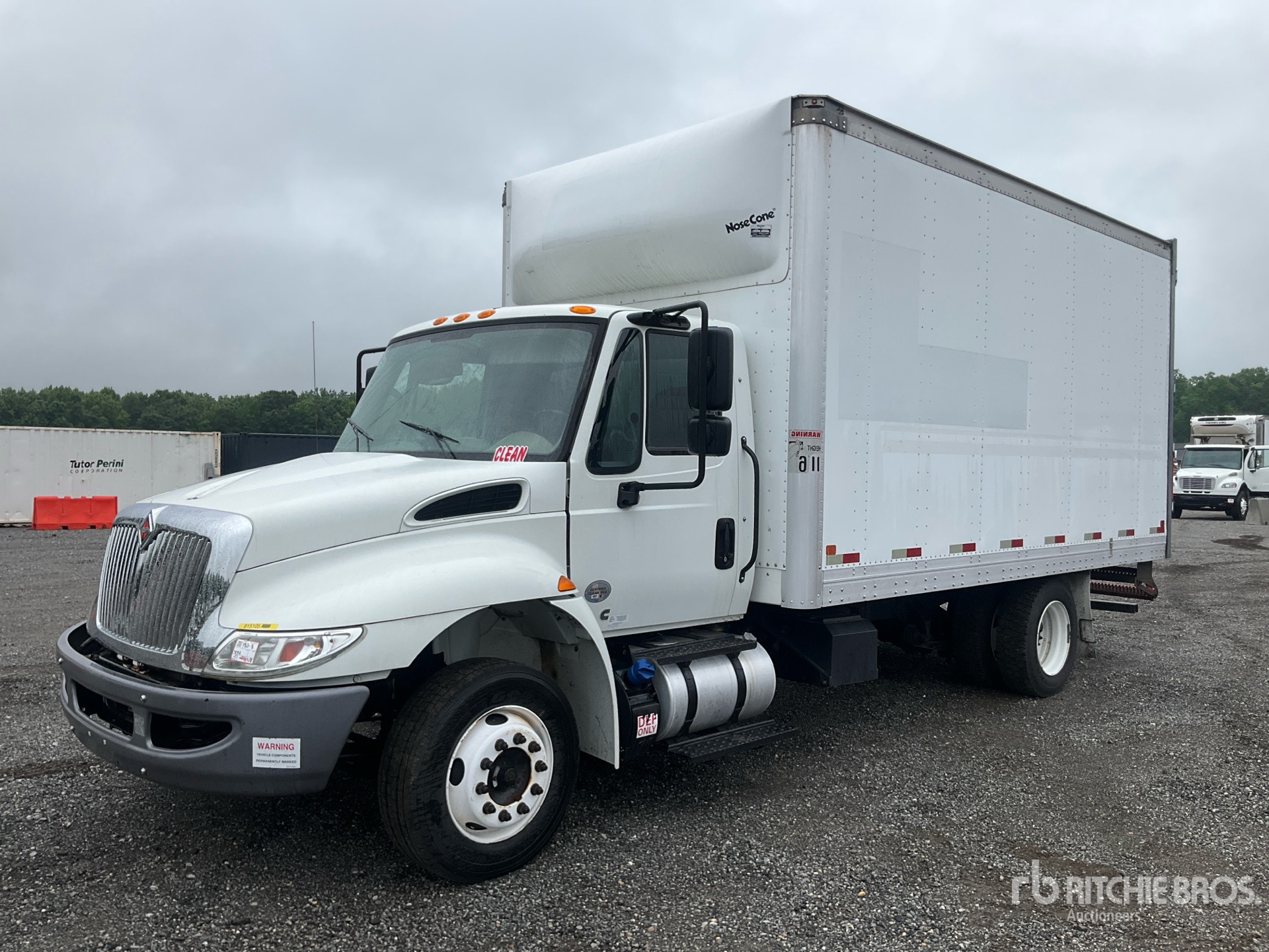 2019 International 4300 SBA LP 4x2 Van Truck