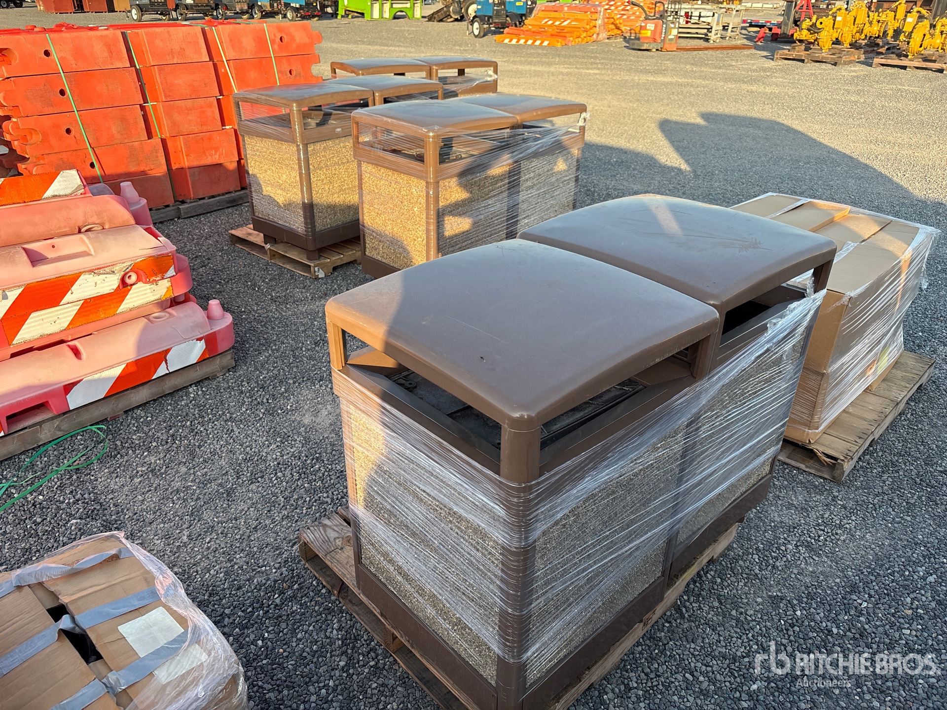 Quantity of (4) Pallets of Rubbermaid Landmark Series