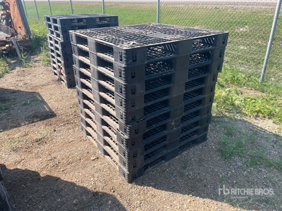Quantity of (10) Plastic Pallets その他 - 店舗 & 倉庫