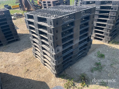 Quantity of (10) Plastic Pallets その他 - 店舗 & 倉庫