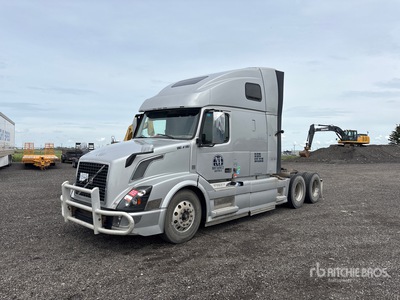 2016 Volvo VNL 6x4 Ciągnik siodłowy T/A z kabiną sypialną