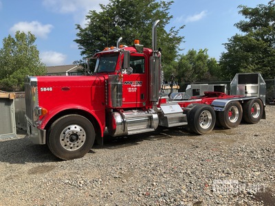 2006 Peterbilt 379 8x4 Heavy Haul Tri/A Day Cab Truck Tractor