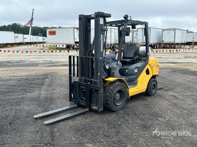 Komatsu FG32HT-16 5700 lb Pneumatic Tire Chariot Élévateur
