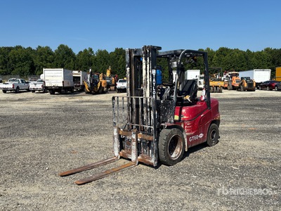 Taylor GT-60 Pneumatic Tire Forklift