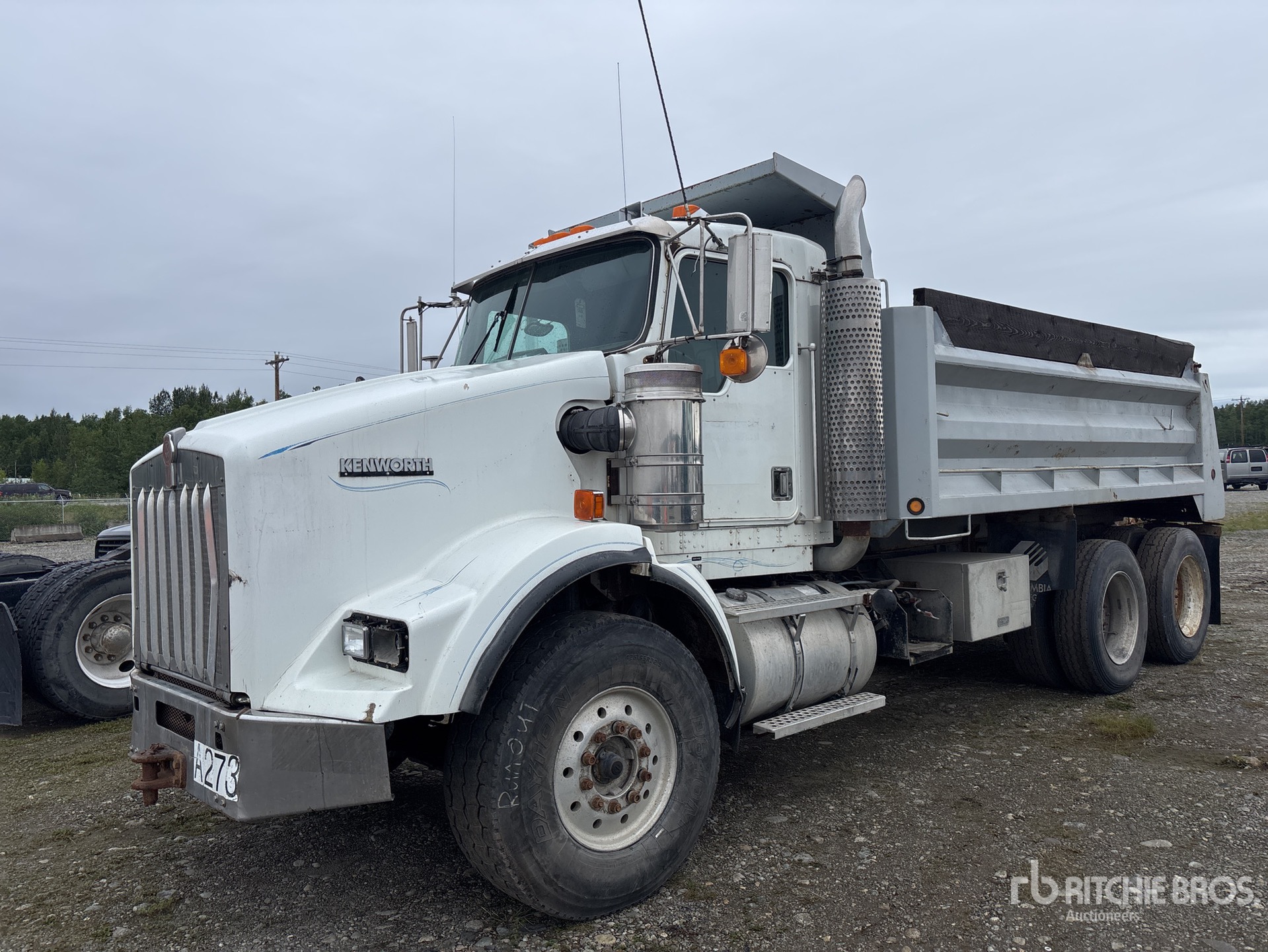 2000 Kenworth T800 6x4 T/A Dump Truck (Inoperable)