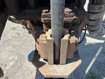 Chassis with Schraubstöcke