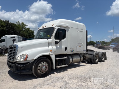2018 Freightliner Cascadia 6x4 トラックトラクター（T/A）